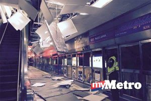 lrt runtuh,bumbung lrt runtuh, siling lrt masjid jamik runtuh, 