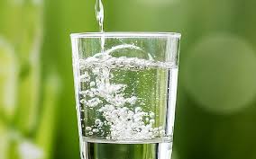 minum air kosong