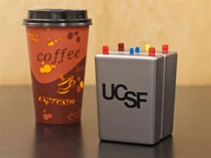 Peranti implantable bioartificial kidney