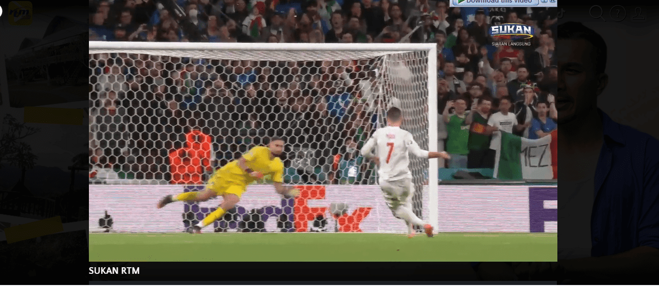 sepakan morata tersasar 